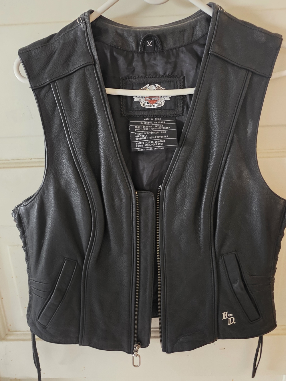 Harley-Davidson Black Leather Vest with White Eagle Stitching - Picture 3 of 3